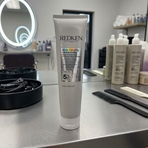 Redken Acidic Bonding Concentrate Leave-In Treatment